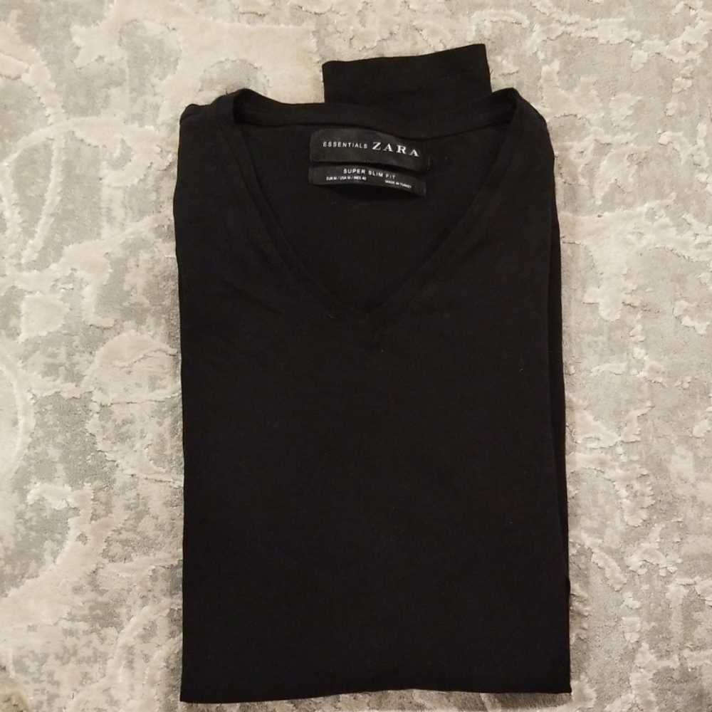 Slim fit long sleeve V neck